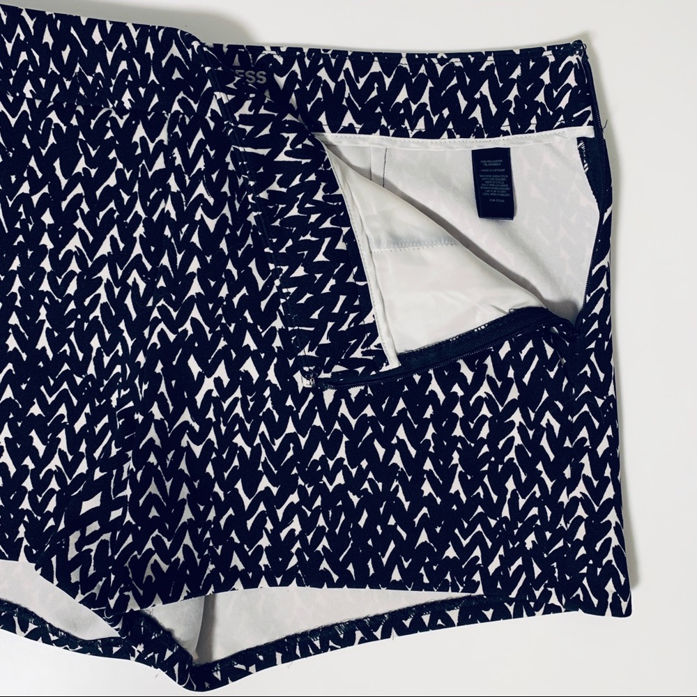 Express B&W Heart Pattern Shorts